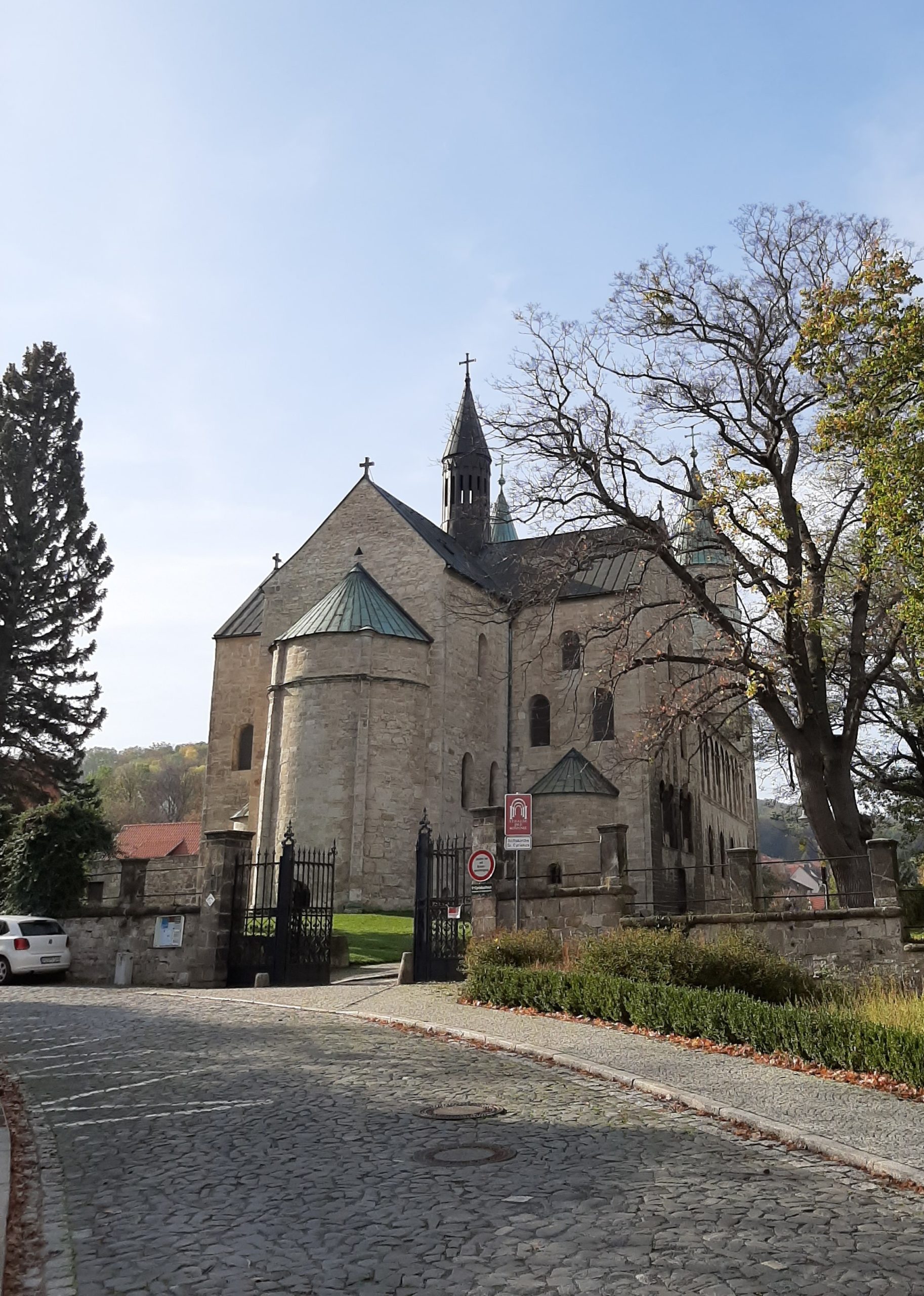 FrauenOrt Gernrode Blick zur Stiftskirche St.Cyriakus